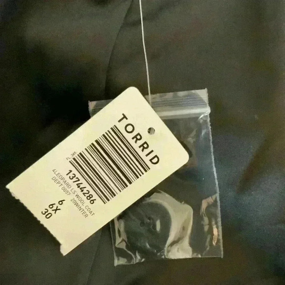 Torrid Gray Black Animal Leopard  Woolen  Coat Jacket Plus Size 6X (30W] New - Picture 6 of 7